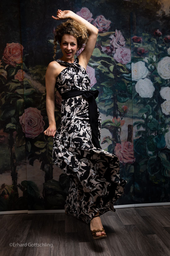 Maxikleid mit Blumenprint, Foto: Erhard Gottschling